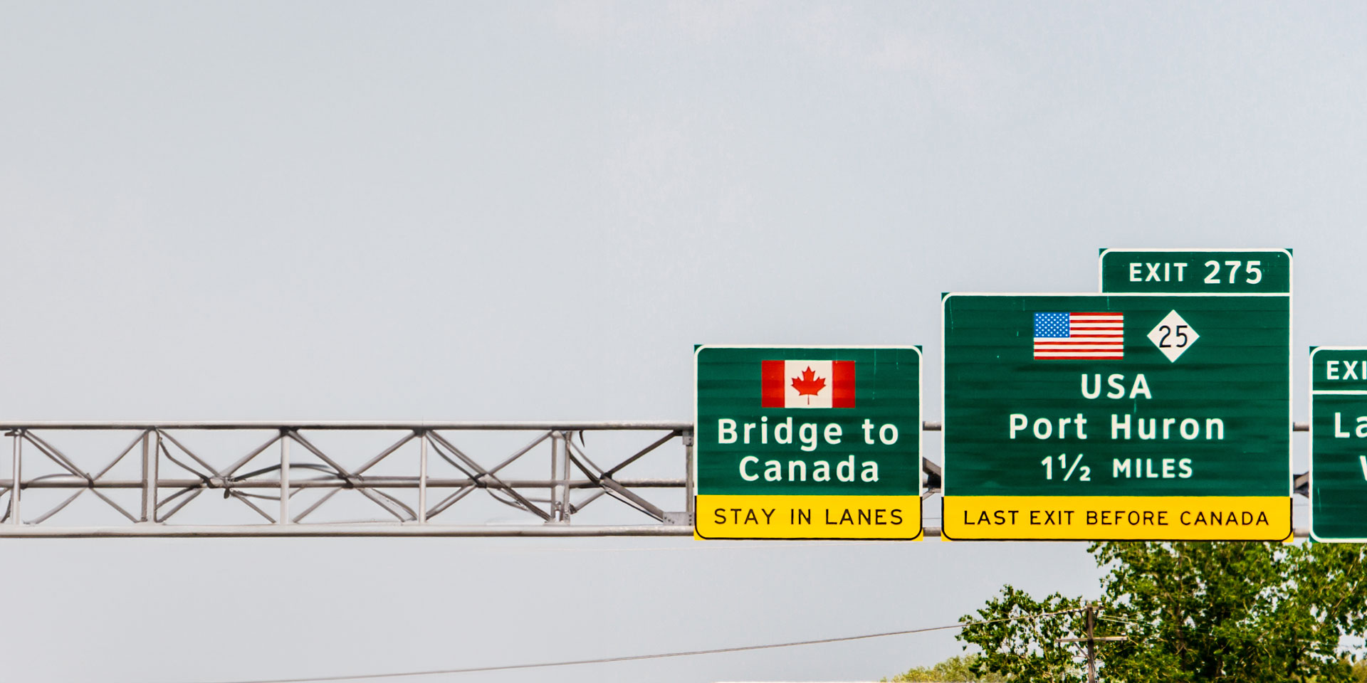 USA Canada border crossing road signs